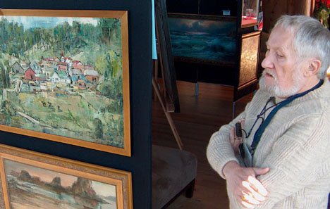 Philip Meador at a 2006 exhibition of his father's work at the Bodega Harbour Yacht Club